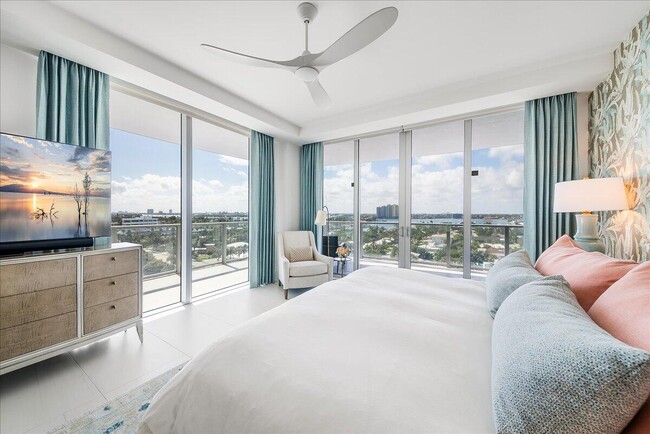 Building Photo - 3100 N Ocean Dr