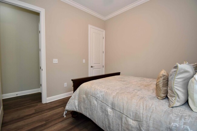Building Photo - Beautiful 5 Bed 4 Bath Home in Ruston!