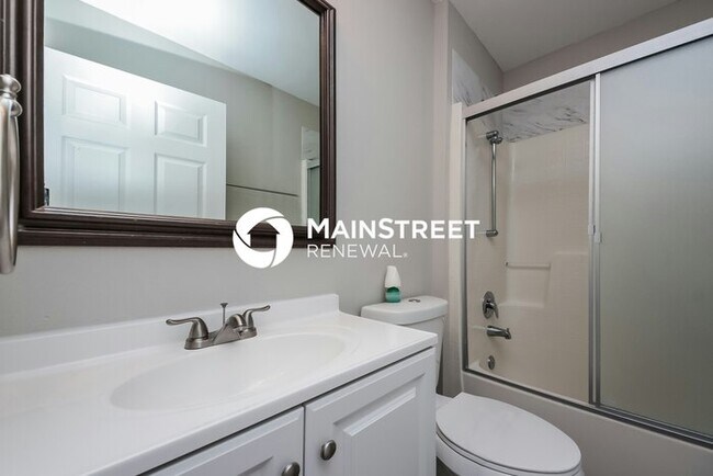 Building Photo - 3 Bedroom Pet-Friendly Home in Kissimmee, FL with Main Street Renewal