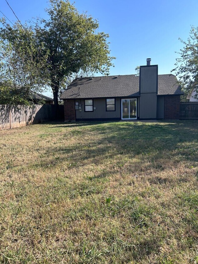 Building Photo - BELOW MARKET RENT!