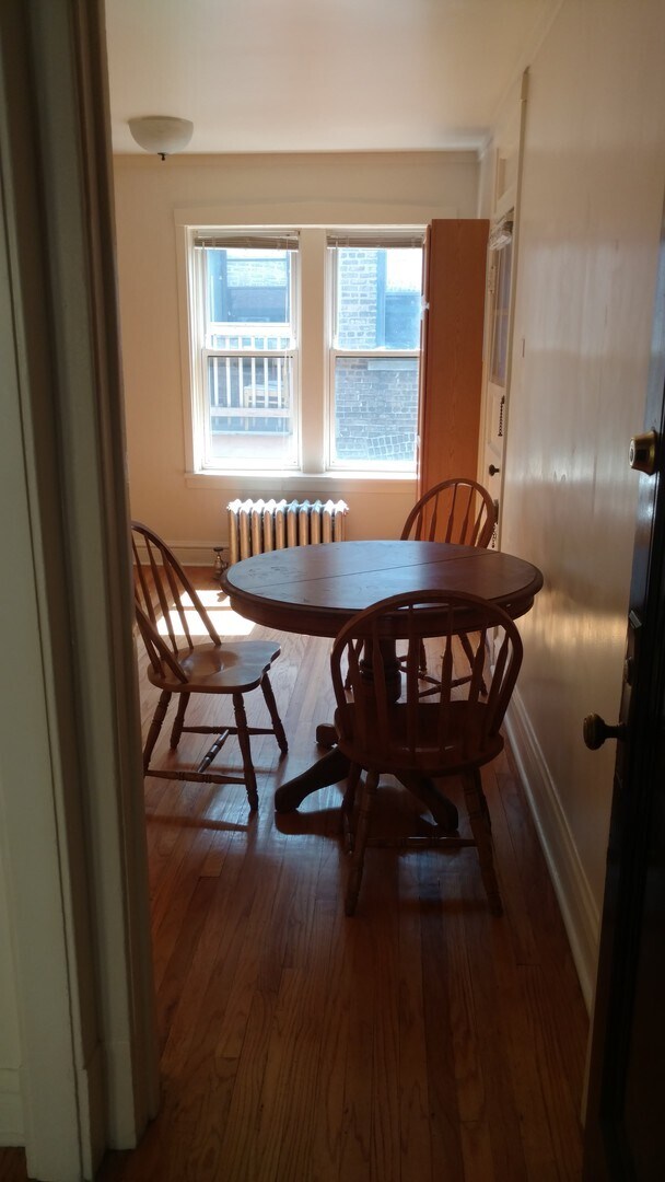 Building Photo - Sunny Horner Park Beauty! Lincoln Square West