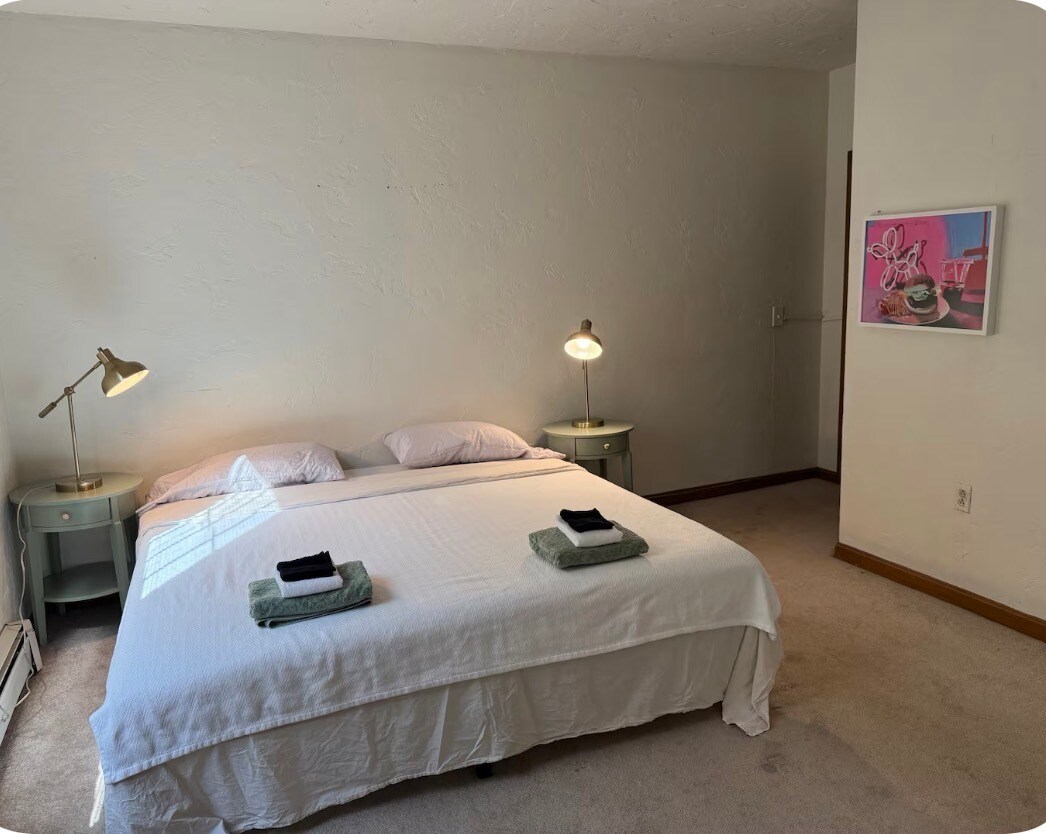 Building Photo - 41 Hollywood St.