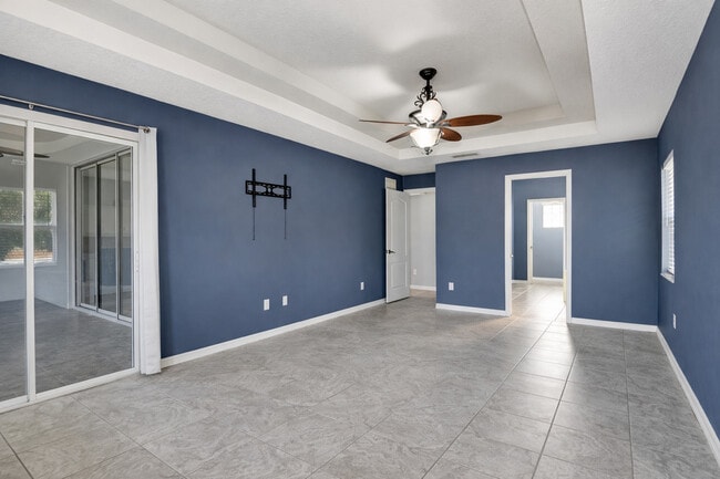 Building Photo - 11 Manderley Ln