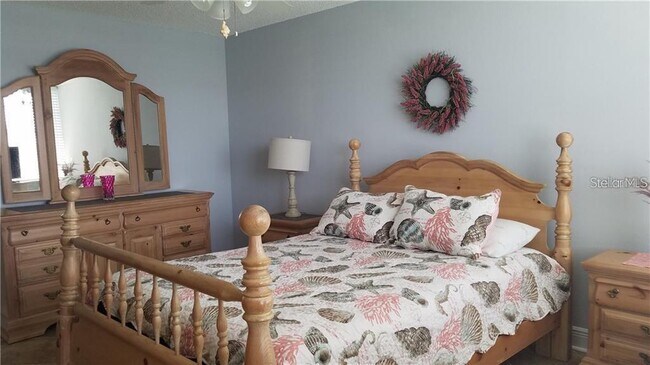 Building Photo - 7420 Bay Island Dr S