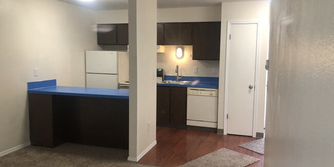 Primary Photo - Park Glen Apartments