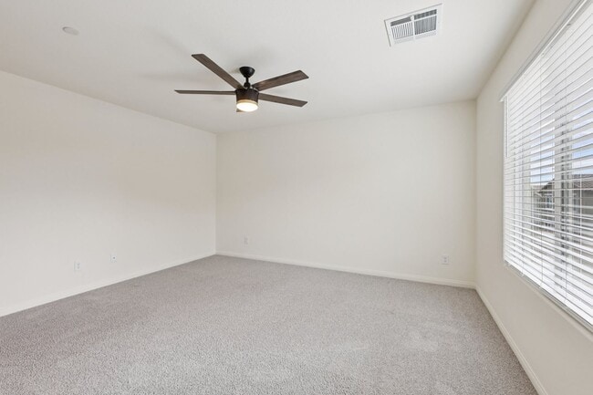 Building Photo - 10971 Meridian Flds Ave