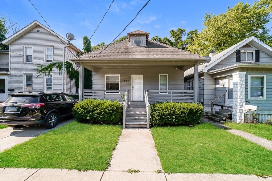 Building Photo - 906 W Virginia Ave