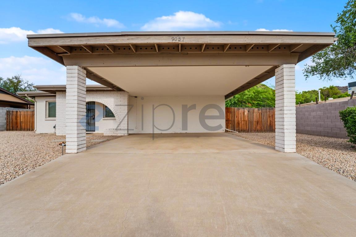 Building Photo - Unit