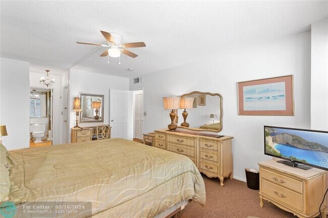Building Photo - 4010 Galt Ocean Dr
