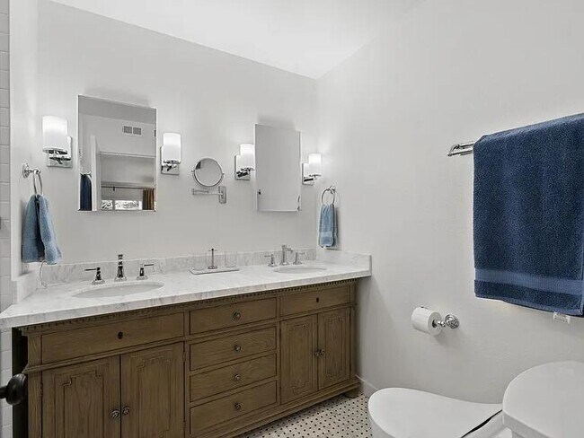 Building Photo - 4517 Collwood Ln