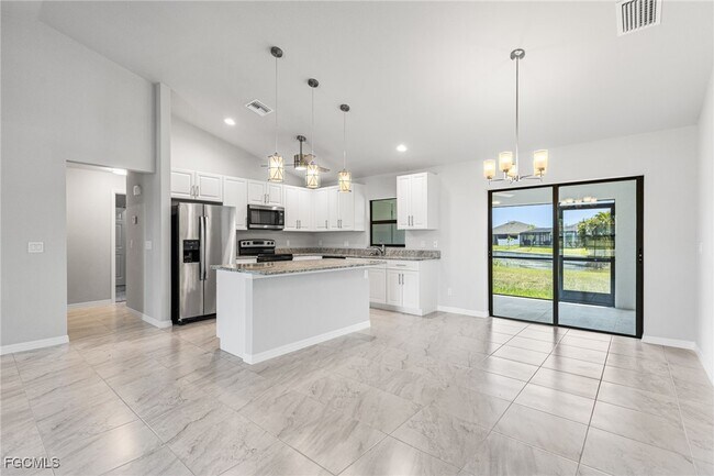 Building Photo - 1206 SW 20th Ave