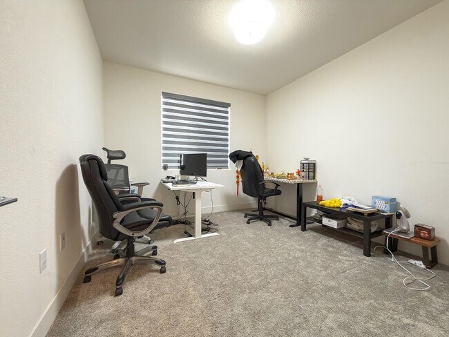 Building Photo - 2665 Luna Ave