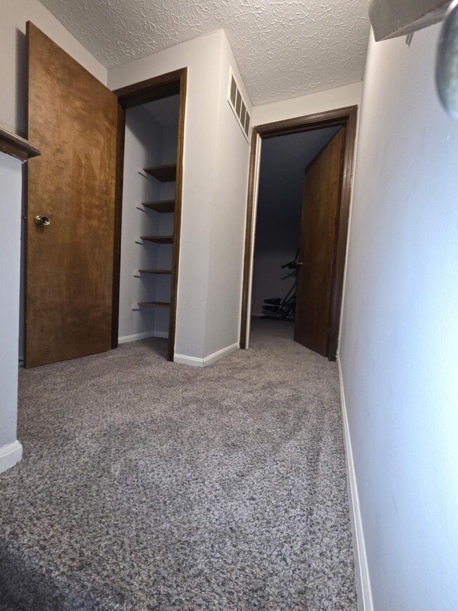 Building Photo - 5388 Flintstone Dr