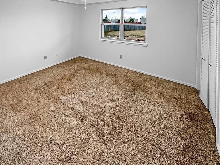 Building Photo - 10217 S Hillcrest Dr