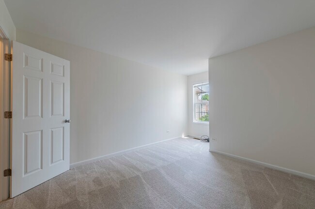 Building Photo - 1226 Bradley Cir