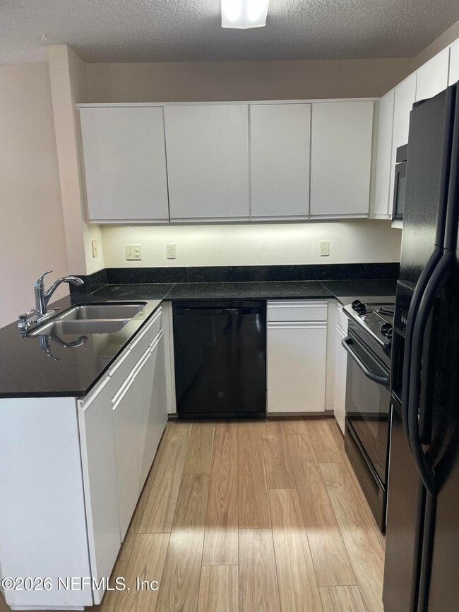 Building Photo - 536 Pelican Key