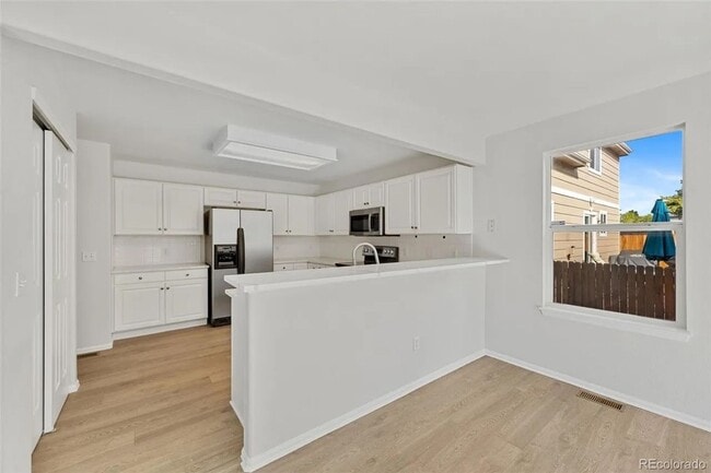 Building Photo - Newly Remodeled 3 Bed/3 Bath in Aurora.