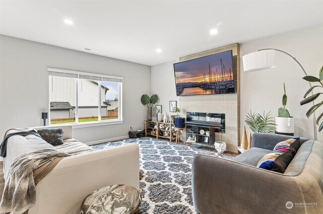 Building Photo - 2019 8th Pl