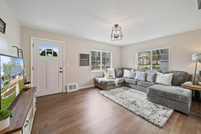 Building Photo - 112 E Page St