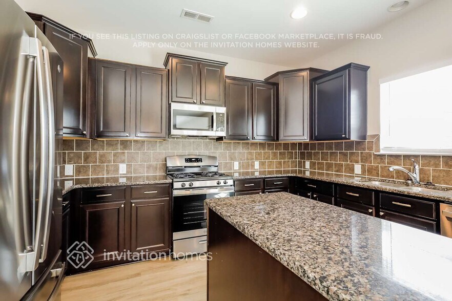 Building Photo - 1841 Swan Dr