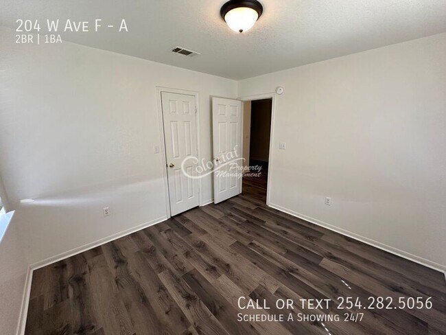 Building Photo - 204 W Avenue F