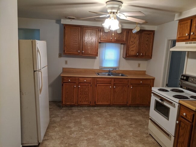 Building Photo - New Listing!!!