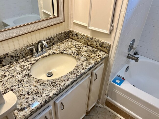 Building Photo - 501 E 28th St