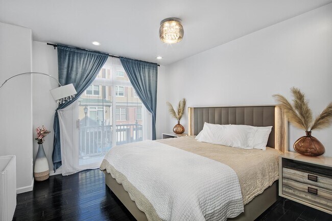 Building Photo - 395 Kingston Ct