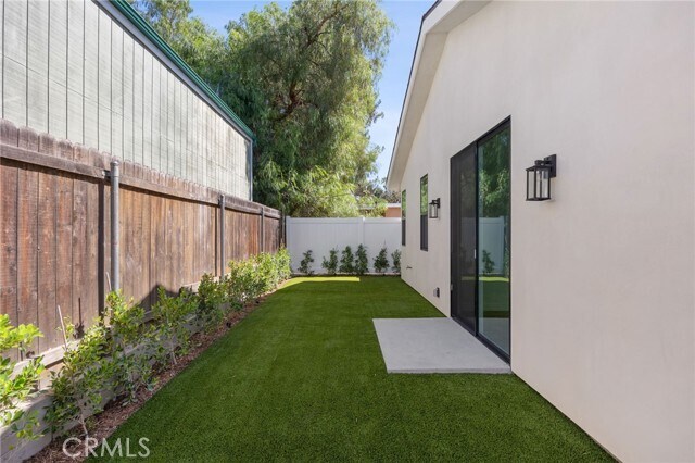 Building Photo - 21826 Cohasset St