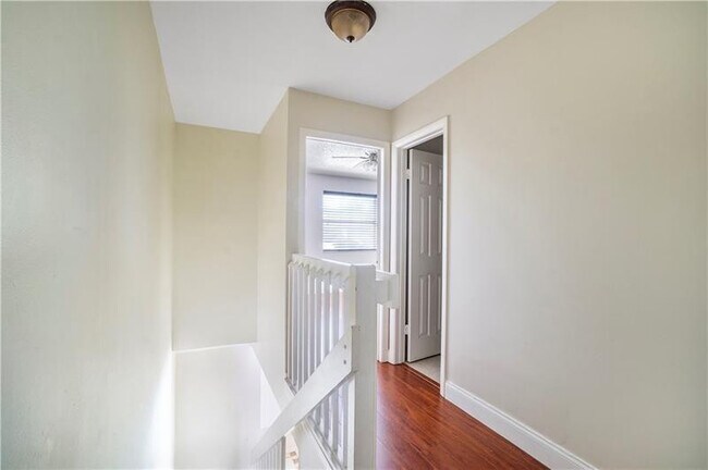 Building Photo - 9769 Riverside Dr