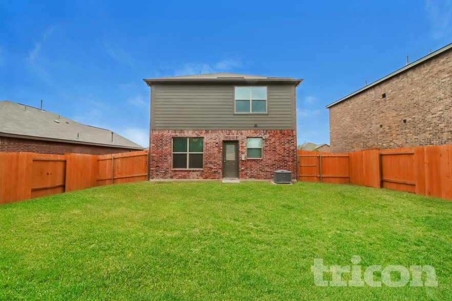 Building Photo - 805 Clark Dr