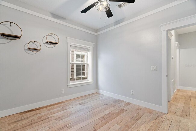 Building Photo - 5362 Chatas Ln