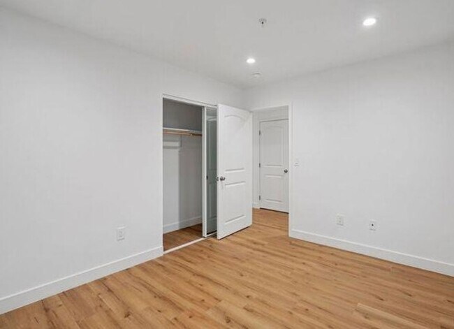 Building Photo - Graham(10422)