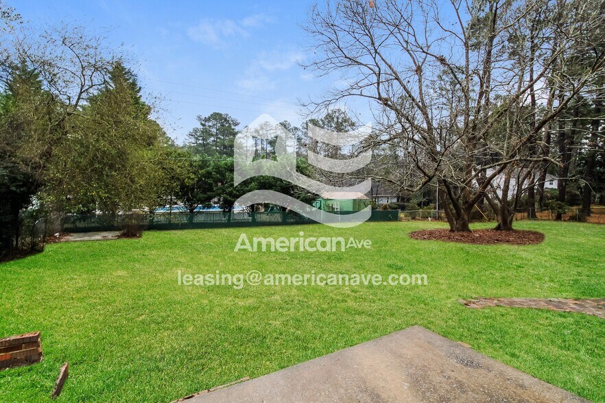 Building Photo - 9574 Windsor Lake Blvd