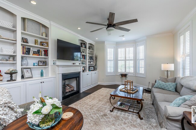 Building Photo - Beautiful Beaumont townhome – $3,000/Month