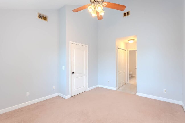 Building Photo - 3 bed, 2.5 bath brick home across from Ted Rhodes Golf Course