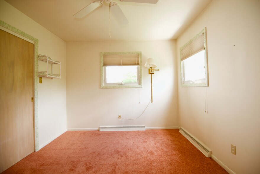 Building Photo - 1149 Sunrise Dr