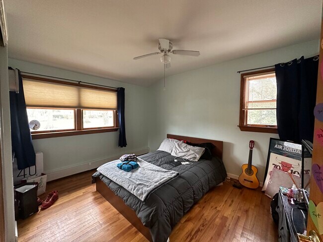 Bed 2 - 10 Miller Place Rd