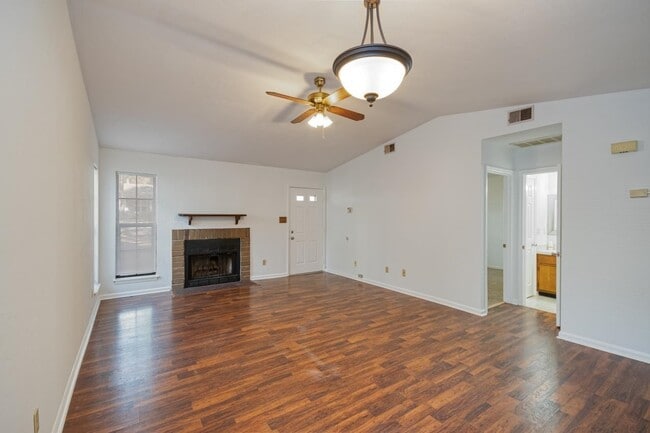 Building Photo - 2039 Hanover Ct