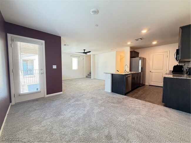 Building Photo - 2662 Champagne Gold Ave