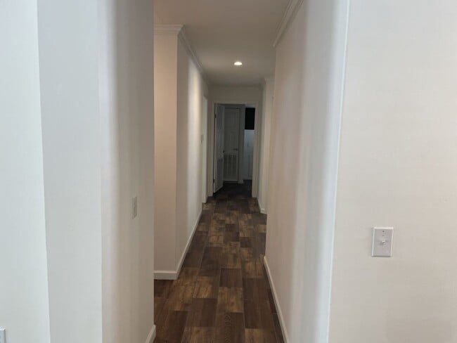 Building Photo - 5631 Pinecrest Dr