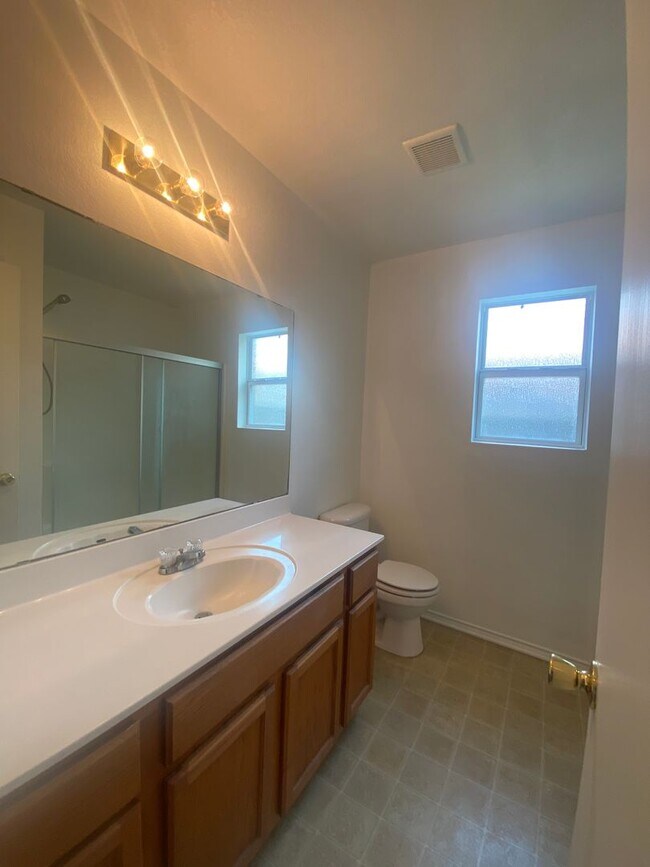 Building Photo - 1809 Liberty Hill Dr