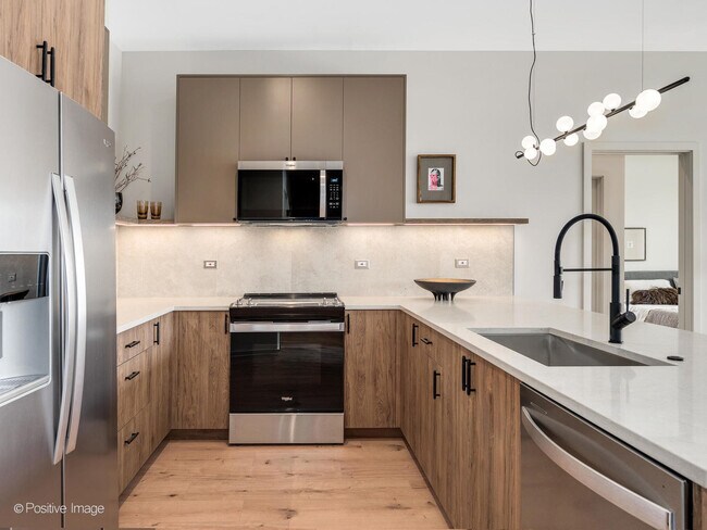 Building Photo - 1257 N Ashland Ave