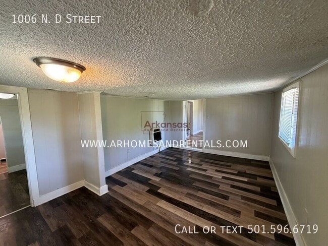 Building Photo - 1006 N Dakota Ave