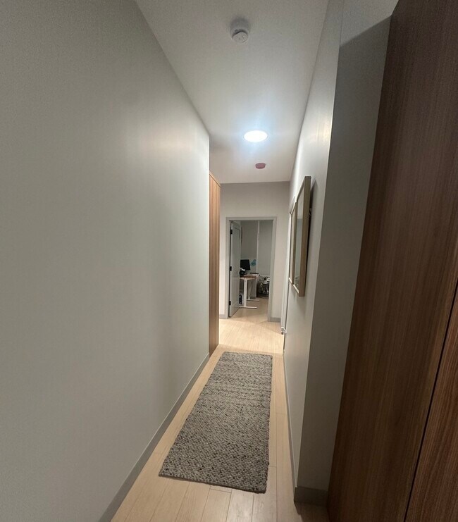 Building Photo - 920 N Wells St