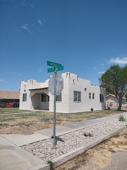 Building Photo - 240 N 3rd St