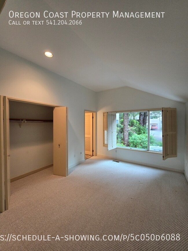 Building Photo - 600 Island Dr