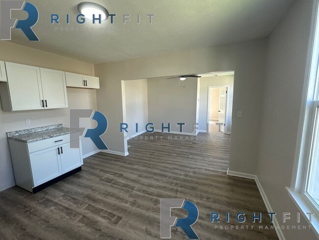 Building Photo - Newly Renovated 2 Bed, 1 Bath in Middletown