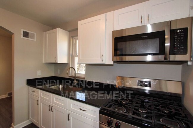 Building Photo - 855 Academy Ave