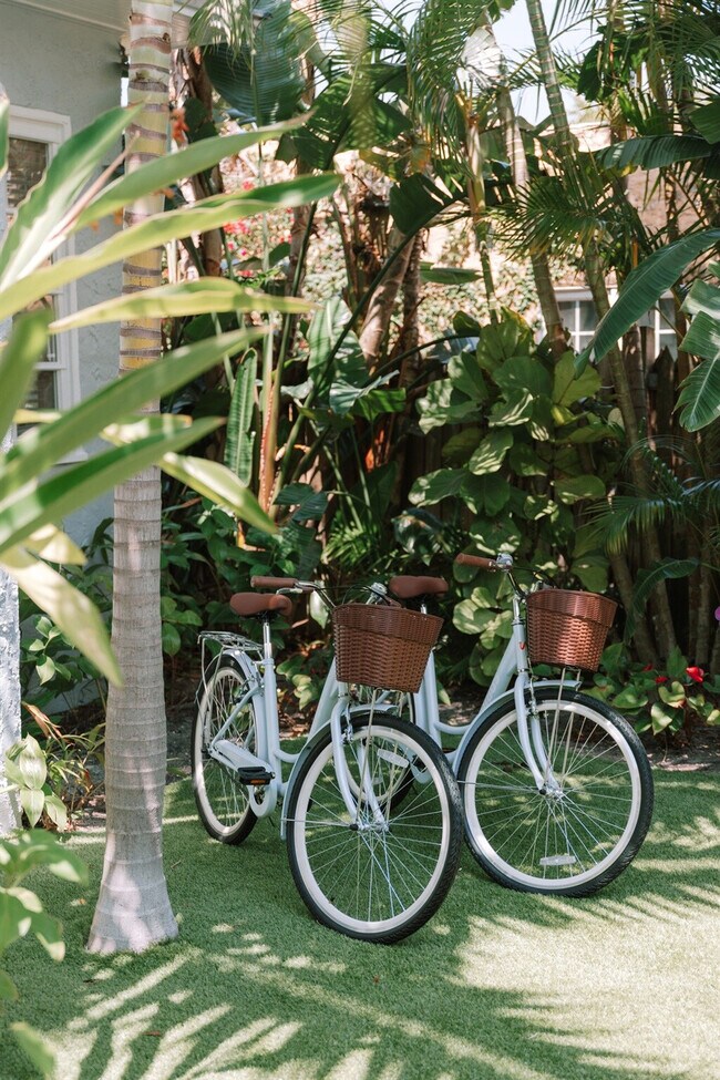 Building Photo - 446 27th St